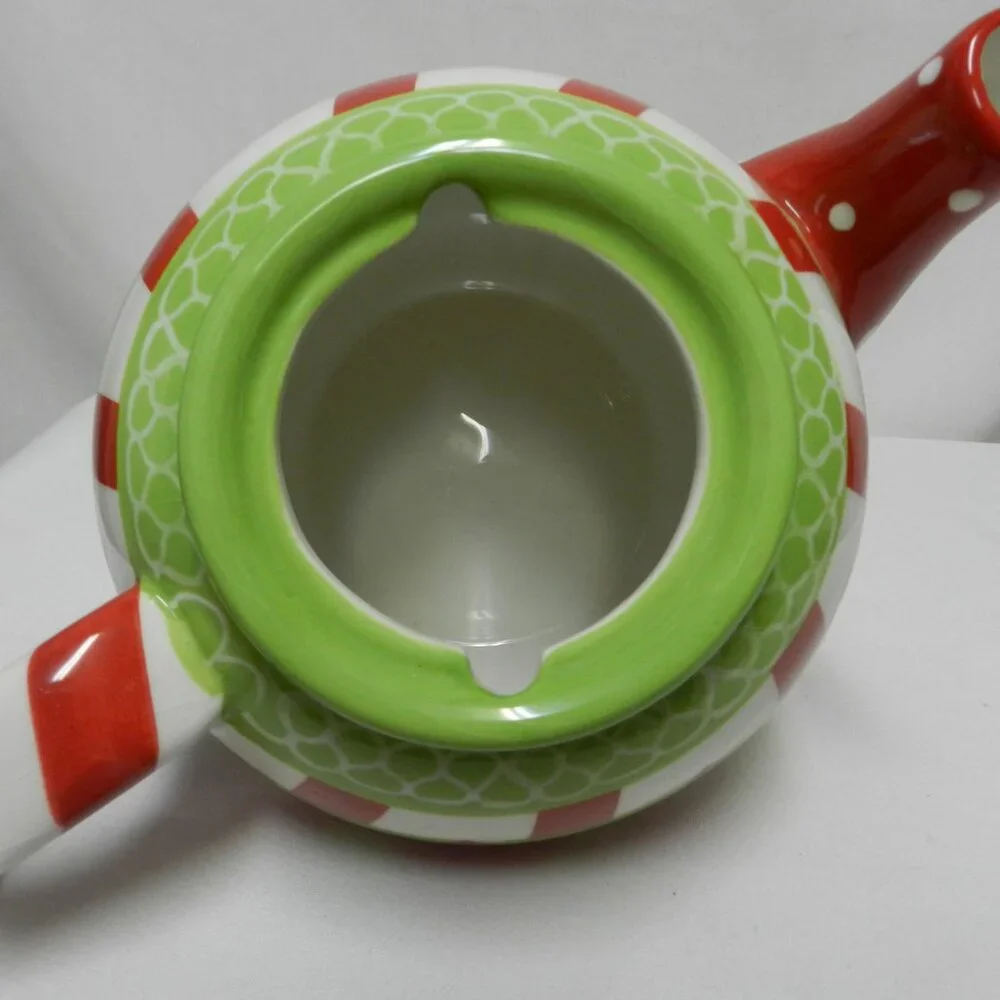 Home Essentials Christmas Ceramic Tea Pot red green Polka Dot geometric 56oz